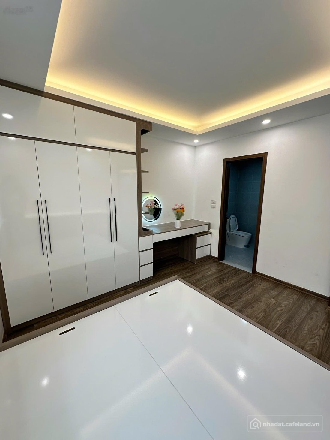 Bán căn hộ chung cư: Nhỉnh 5 tỷ căn góc, sổ đỏ toà RICE CITY Tây Nam Linh Đàm 67