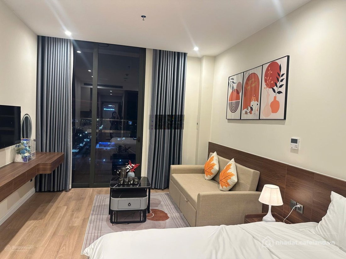 Bán căn hộ chung cư: Em chính chủ cần thanh khoản nhanh căn studio tòa ICON40 Hạ