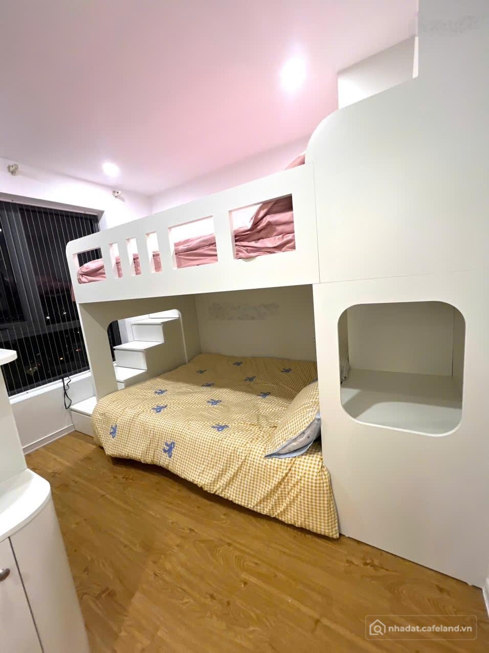 Bán căn hộ chung cư: Chính chủ gửi bán căn 2 ngủ 78m2 - CC Goldsilk Complex - Vạ