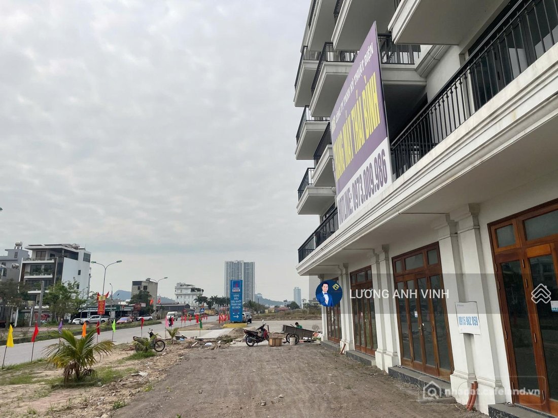 Bán biệt thự: Cần bán nhanh căn liền kề mặt đường cây xăng cao xanh 0931520246