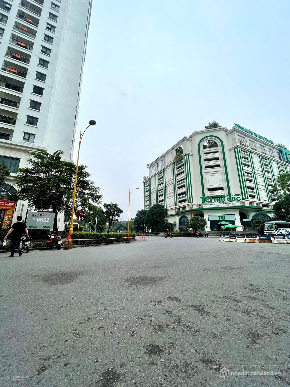 Bán căn hộ chung cư: Chung cư Eco lake View 32 Đại Từ - Định Công có lot ô tô - 