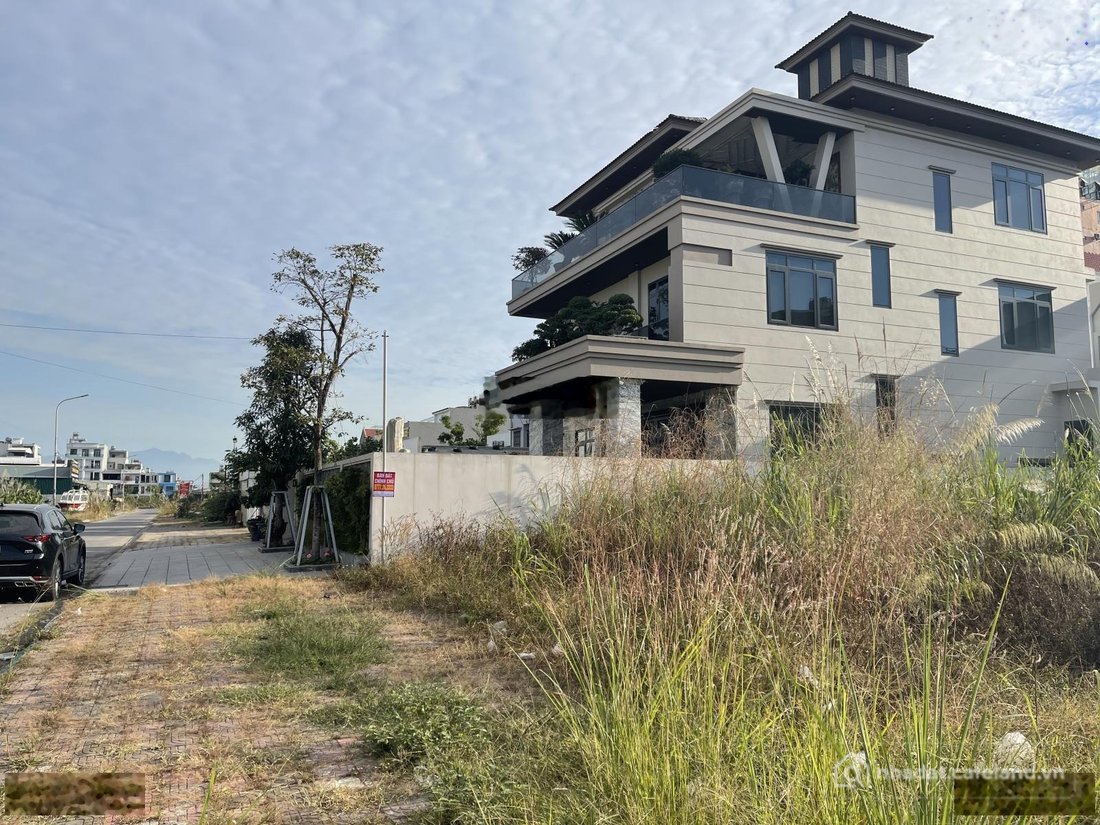 Bán đất thổ cư: Đất biệt thự góc 370,5m2, mặt tiền 15m. Hướng biển. Kđt Cao Xanh