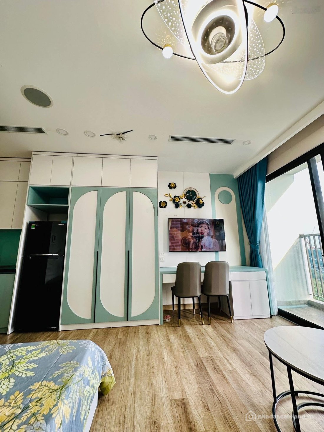 Bán căn hộ chung cư: Cần bán căn hộ studio 29m2 đủ đồ view sông Hồng ban công hư