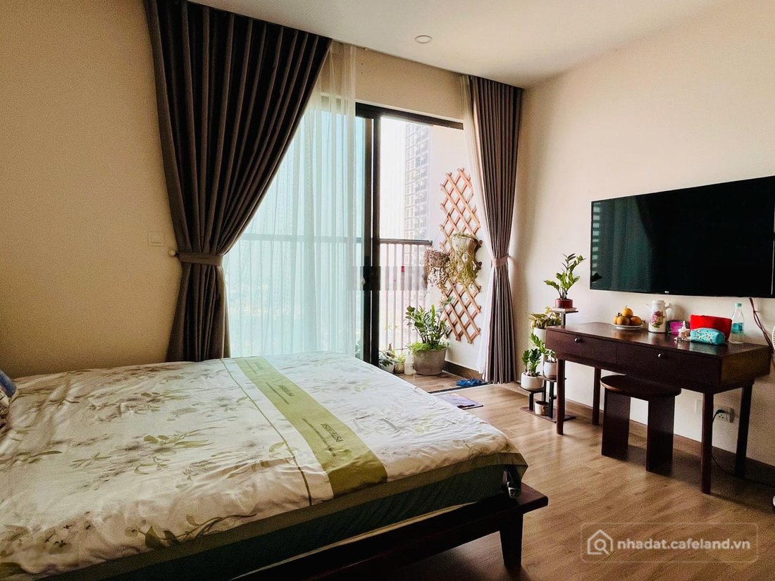 Bán căn hộ chung cư: Bán CH Studio tòa Sky Oasis, tầng trung, view sông hồng