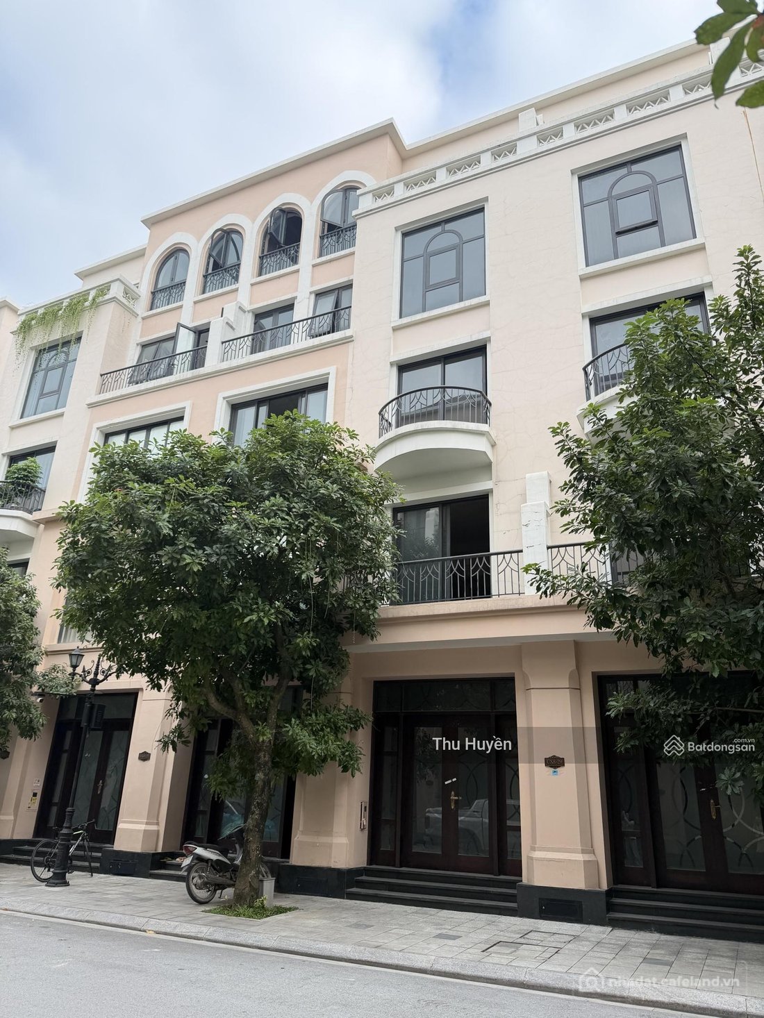 Bán biệt thự: Bán gấp LK 75m2 Đông Nam đối diện công viên Hải Âu 4