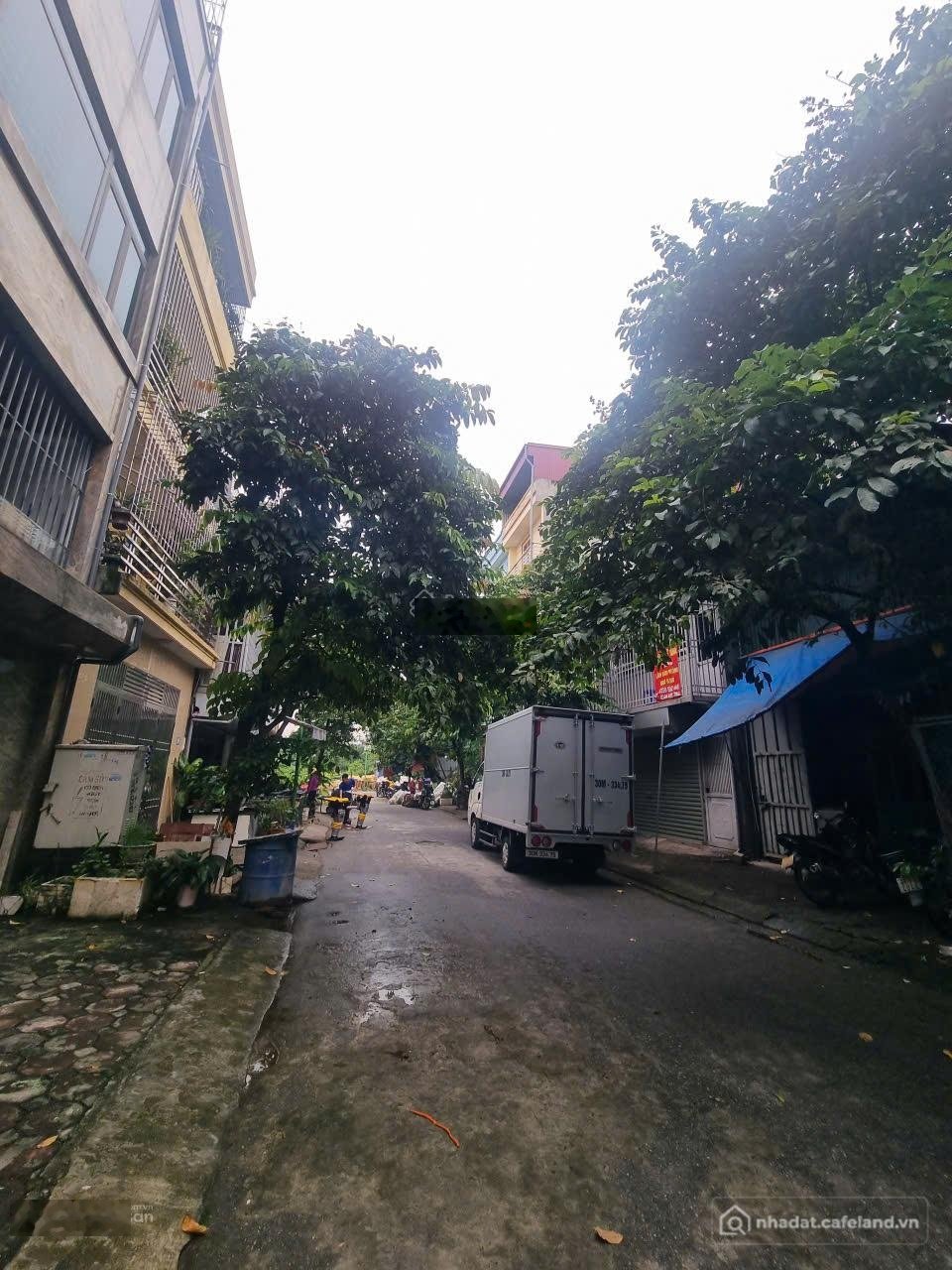 Bán đất thổ cư: Phân lô, đất dịch vụ KĐT Tây Nam Linh Đàm, 60m2, mt 5m, vỉa hè r