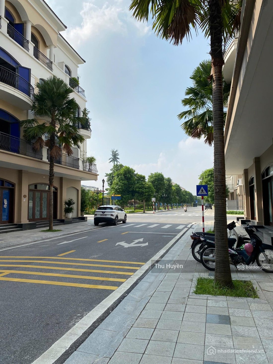 Bán biệt thự: Siêu hiếm LK 70m2 Chà Là giá chỉ 9,8 tỷ, LH 0968019938