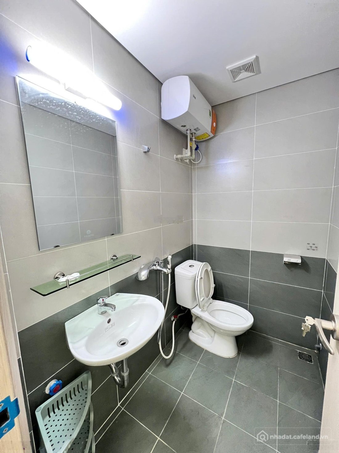 Bán căn hộ chung cư: Bán căn hộ giá rẻ 56m2 2 ngủ 2vs mới tinh tòa HH2. Chung cư