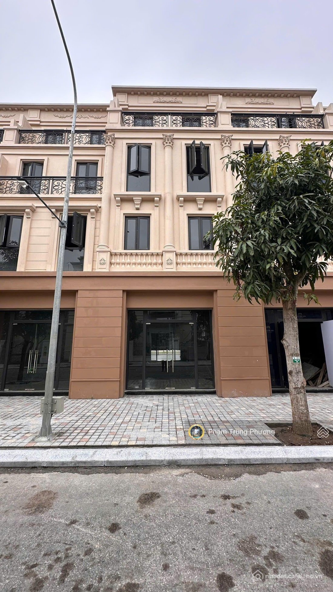 Bán biệt thự: Liền kề/Shophouse 2 Mặt Tiền Vinhomes Royal Island Giá Sốc 12.99 T