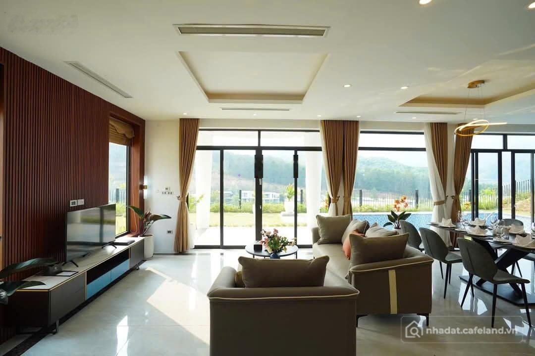 Bán biệt thự: Bán căn biệt thự 600m2 đã có sổ đỏ căn góc view thung lũng và bể b
