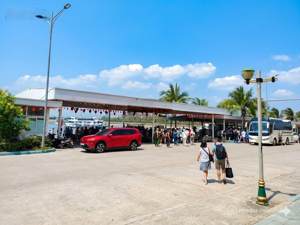 Bán biệt thự: Bán gấp liền kề Tuần Châu Marina, cảng 2 du thuyền, 108m2, sổ đỏ g