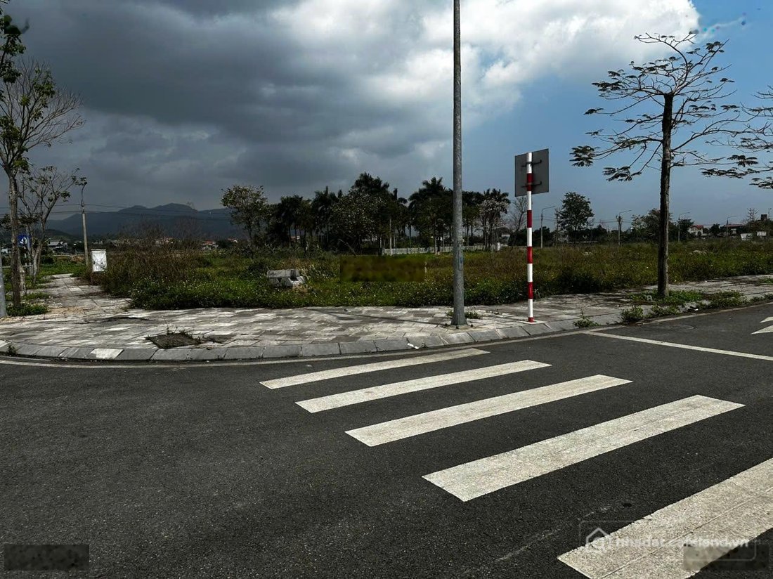 Bán đất thổ cư: Cần bán nhanh lô góc 120m2 tại dự án Phương Đông Green Valley Lư