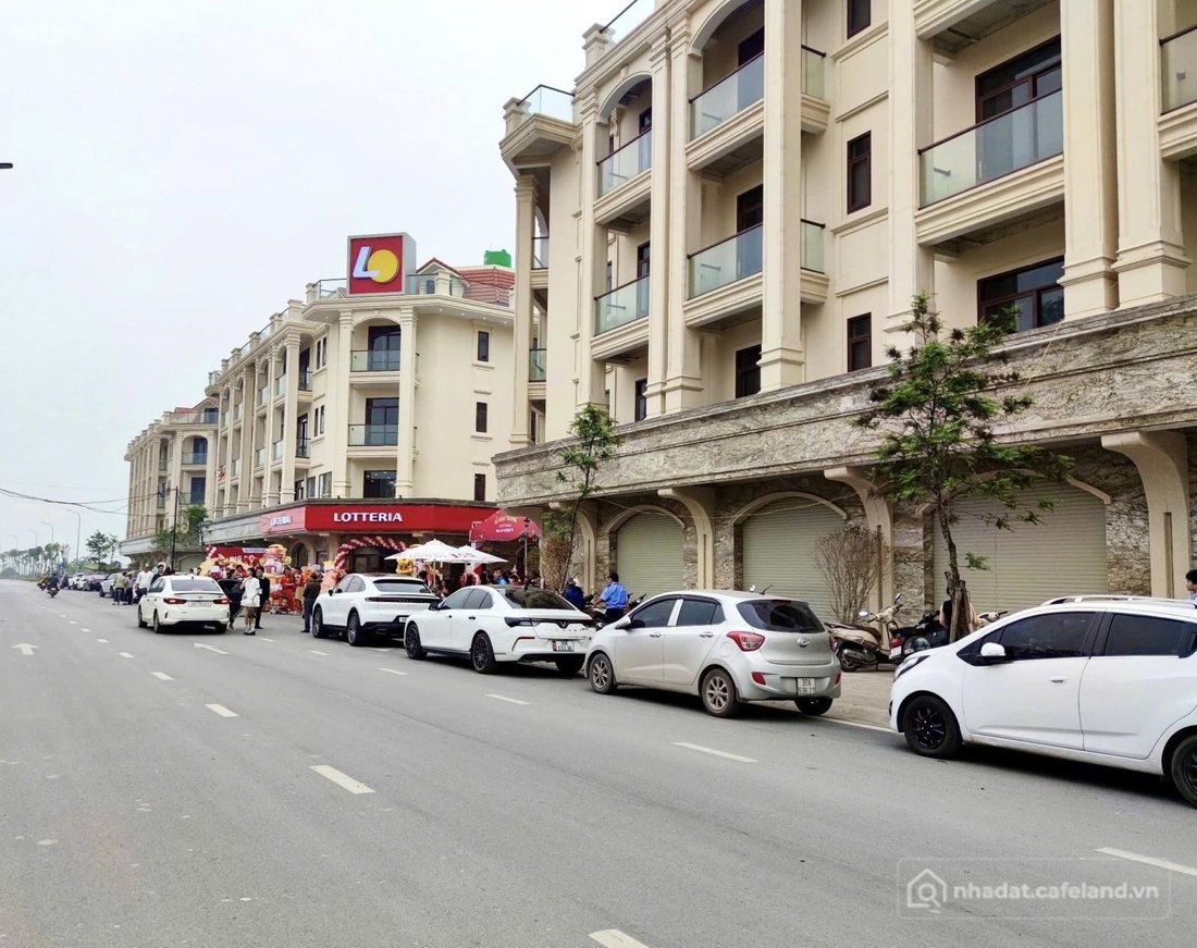 Bán biệt thự: Chính chủ gửi bán liền kề Him Lam Thường Tín, sổ đỏ sẵn ở ngay