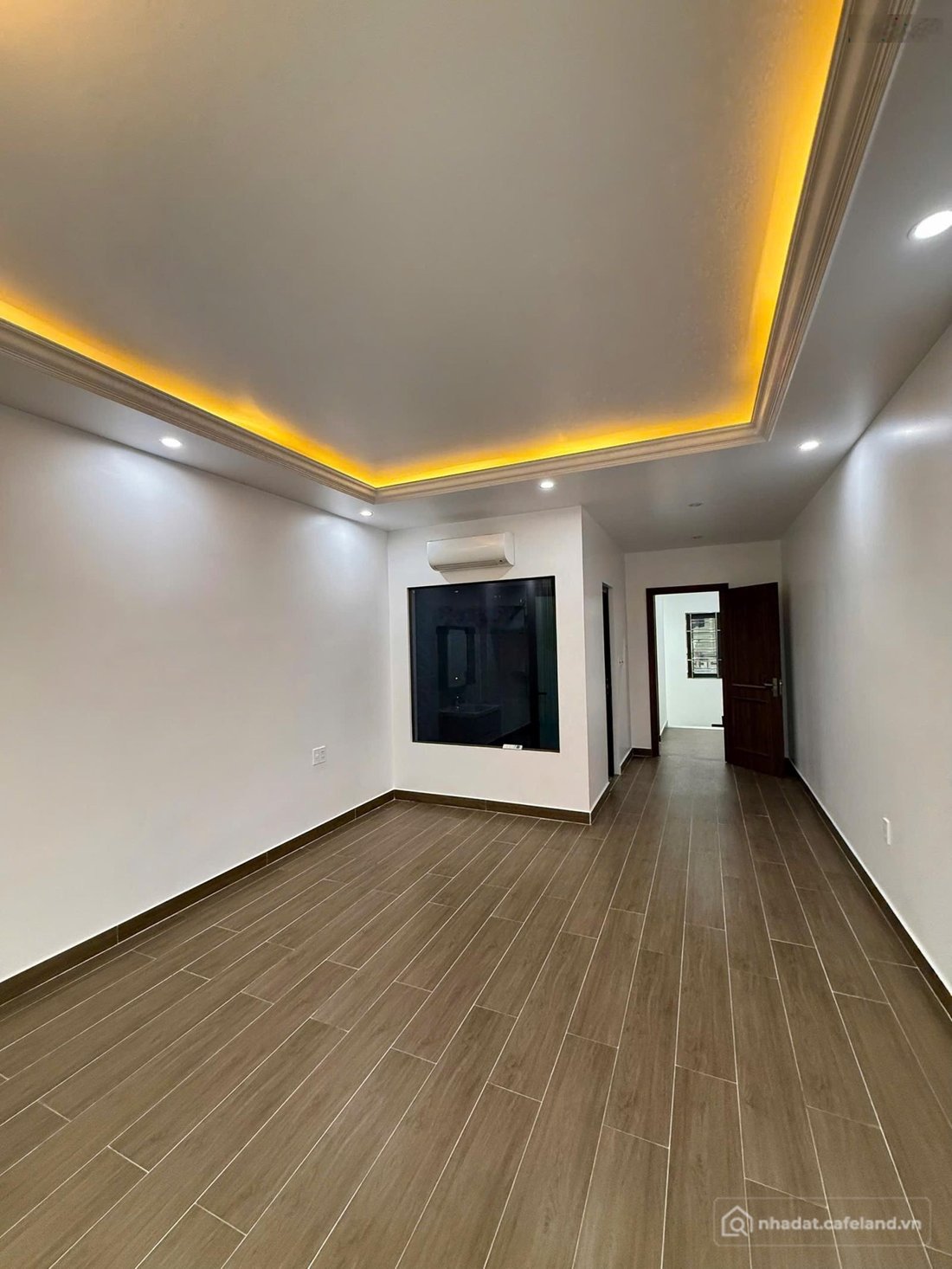 Bán nhà riêng: Nhà phân lô TDC Vinhomes Riverside - Hồng Bàng