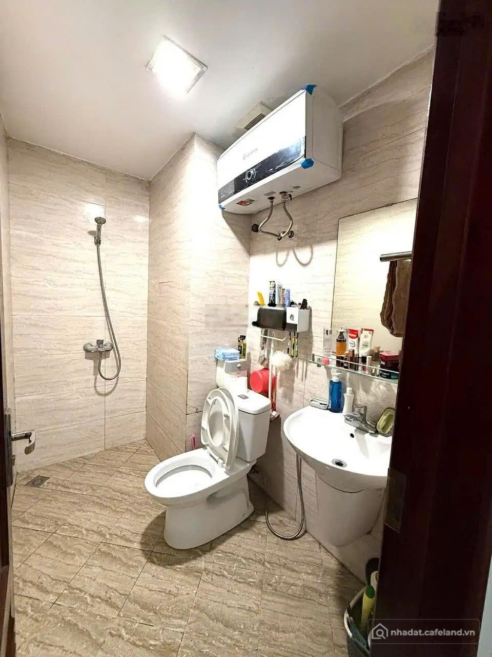 Bán căn hộ chung cư: Bán căn hộ chung cư Dream Town, 3,2 tỷ, 45m2, đầy đủ nội th