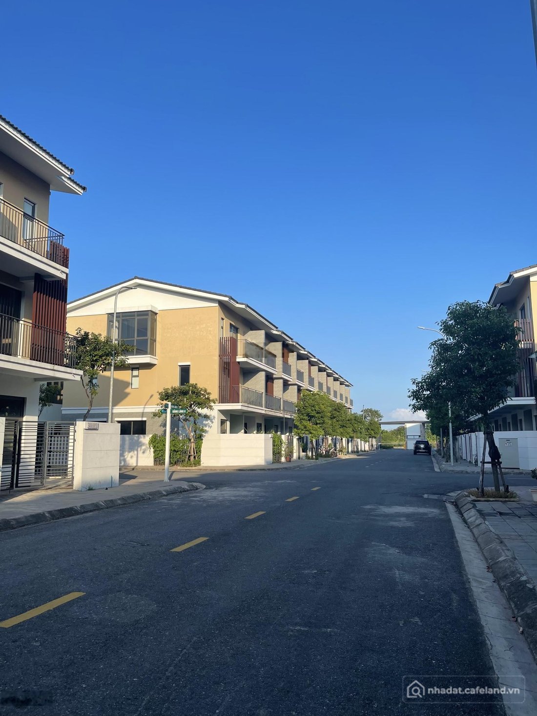 Bán biệt thự: 5,150 tỷ- bán t2:80m2, ngay cổng vào kdt belhomes, vsip, thuỷ nguy