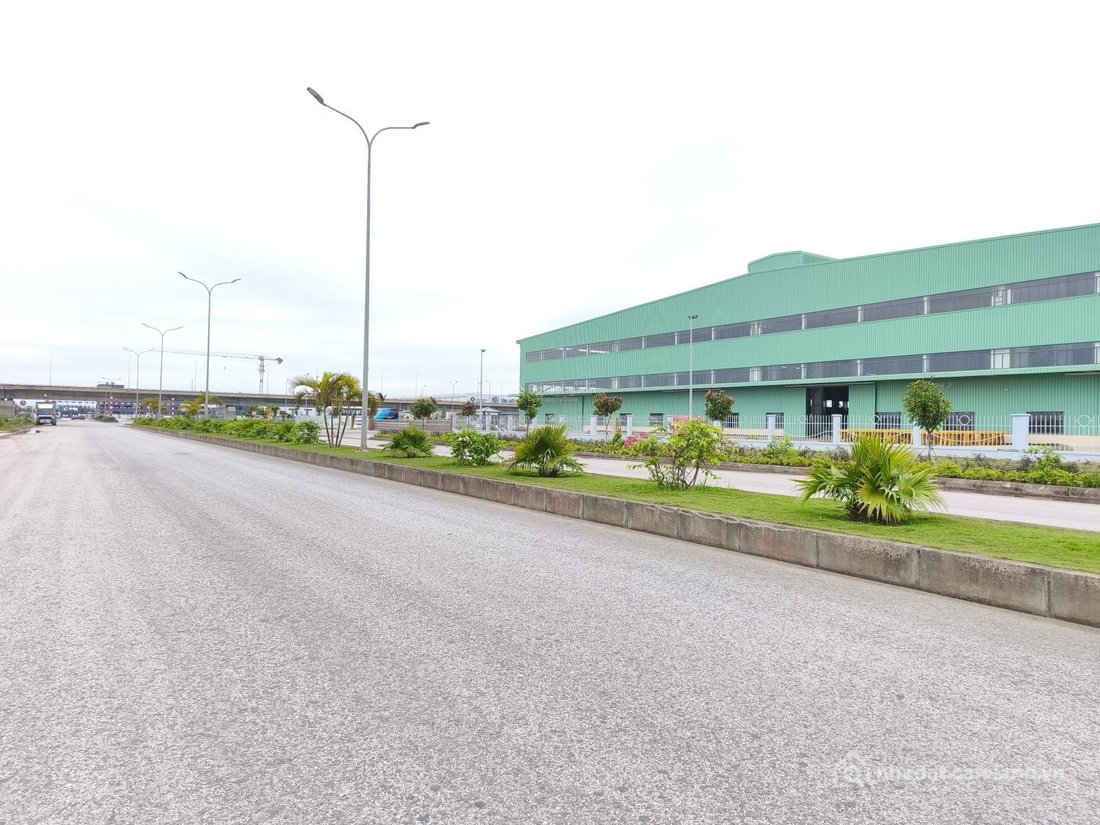 Bán kho, nhà xưởng: Bán đất tại Khu công nghiệp Thái Hà, 2,6 triệu / m2, 18000 m