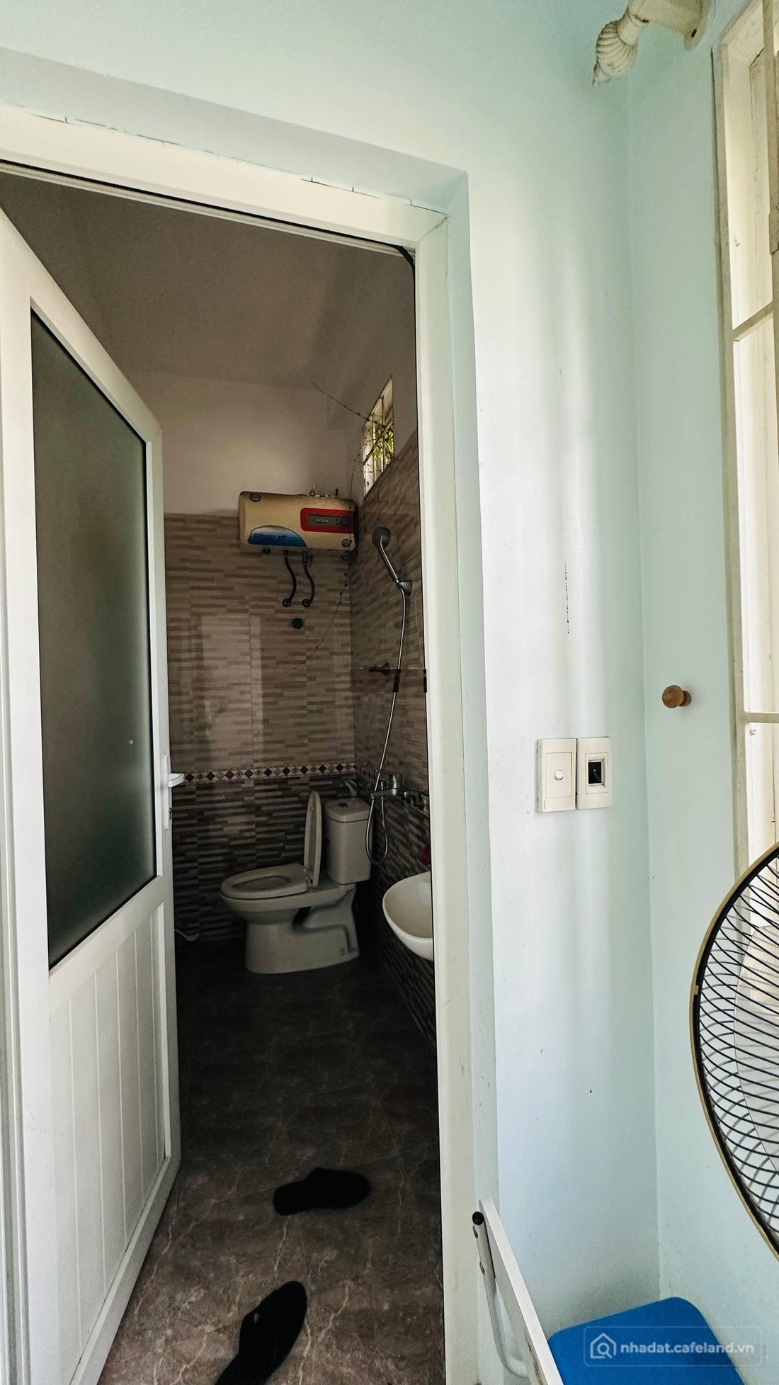 Bán nhà riêng: Mặt đường Văn Cao (sau lưng là Sunflower) - 90m2 - ngang 4,5m - 4
