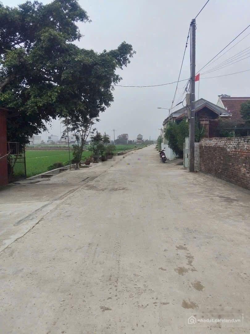 Bán đất thổ cư: Bán đất Thụy Quỳnh đường ô tô tránh mt 5.5m 0giá nhỉnh 800tr giá
