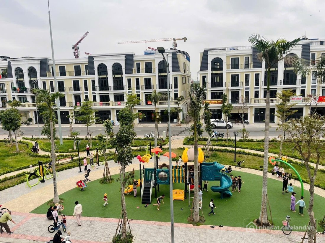 Bán biệt thự: Bán căn góc xẻ khe mặt công viên dự án Golden Point - Đồng Hoà - K