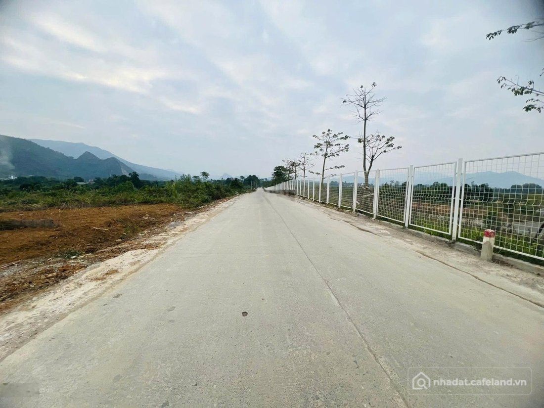 Bán kho, nhà xưởng: Bán nhanh 585m2 đường rộng thênh thang 2 xe công tránh, làm 