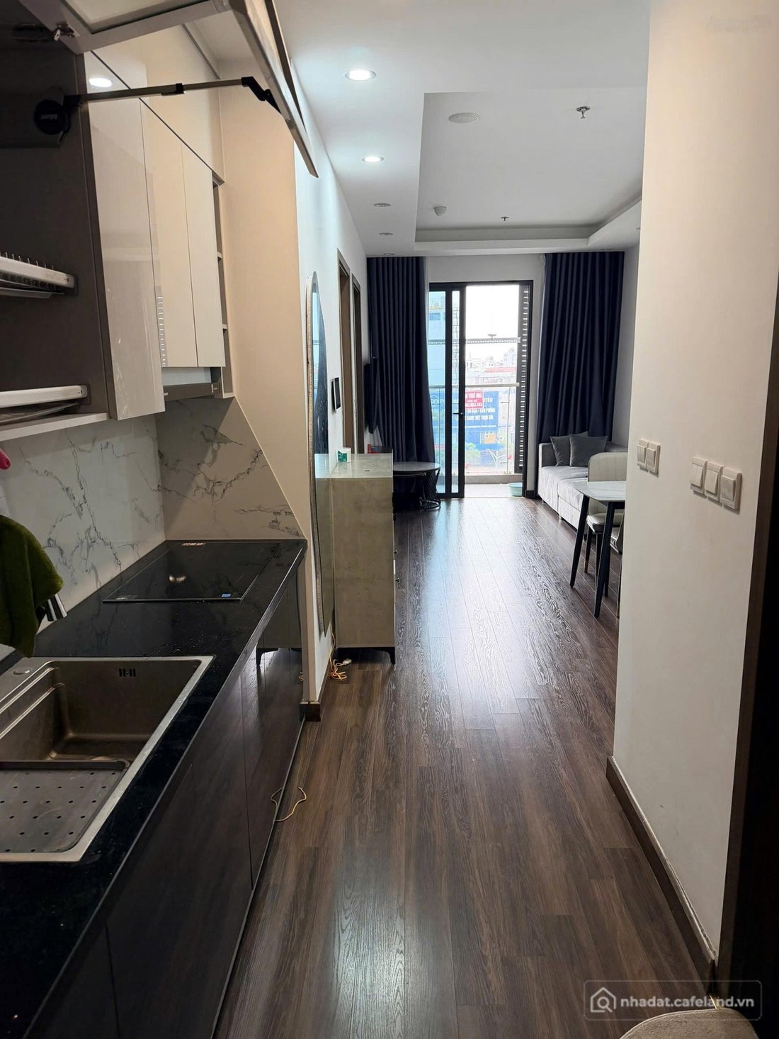 Bán căn hộ chung cư: Chuyển nhượng căn hộ 2 phòng ngủ 1 vệ sinh đã có nội thất c