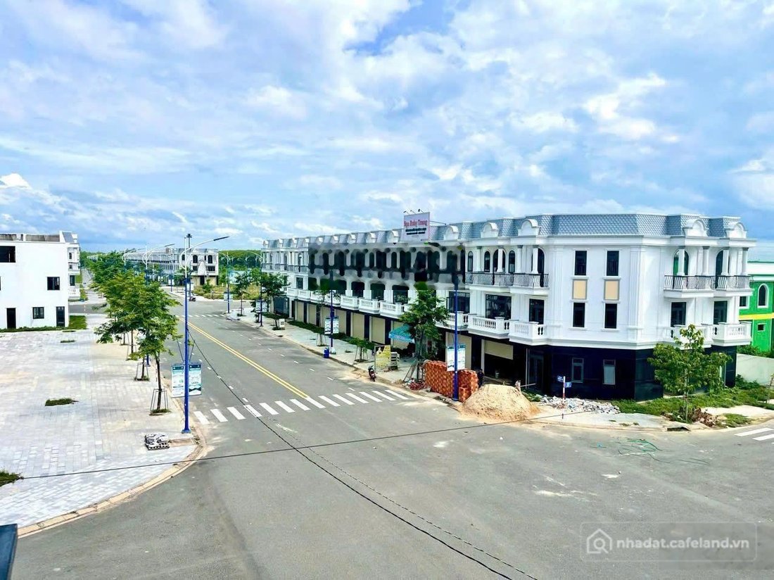 Bán nhà phố dự án: Bán shophouse tại Thăng Long Central City