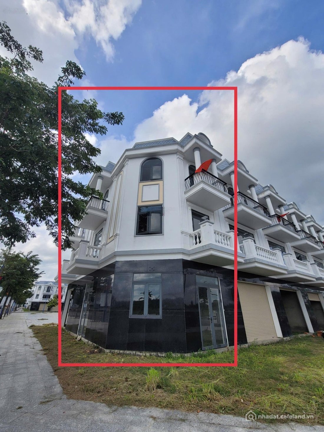 Bán nhà phố dự án: Bán shophouse 134,4m2, 4PN, 2WC tại Thăng Long Central City, 
