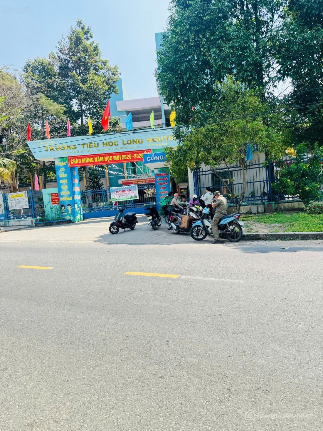 Bán đất thổ cư: Bán nhanh lô đất tâm huyết ngay gần chợ Bến Cát giá chỉ 780 triệ