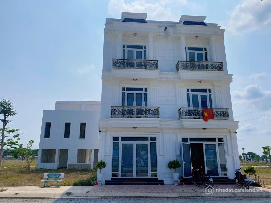 Bán đất thổ cư: Cần bán nền đất dự án Alana City, 100m2 ngay trục chính nhìn san