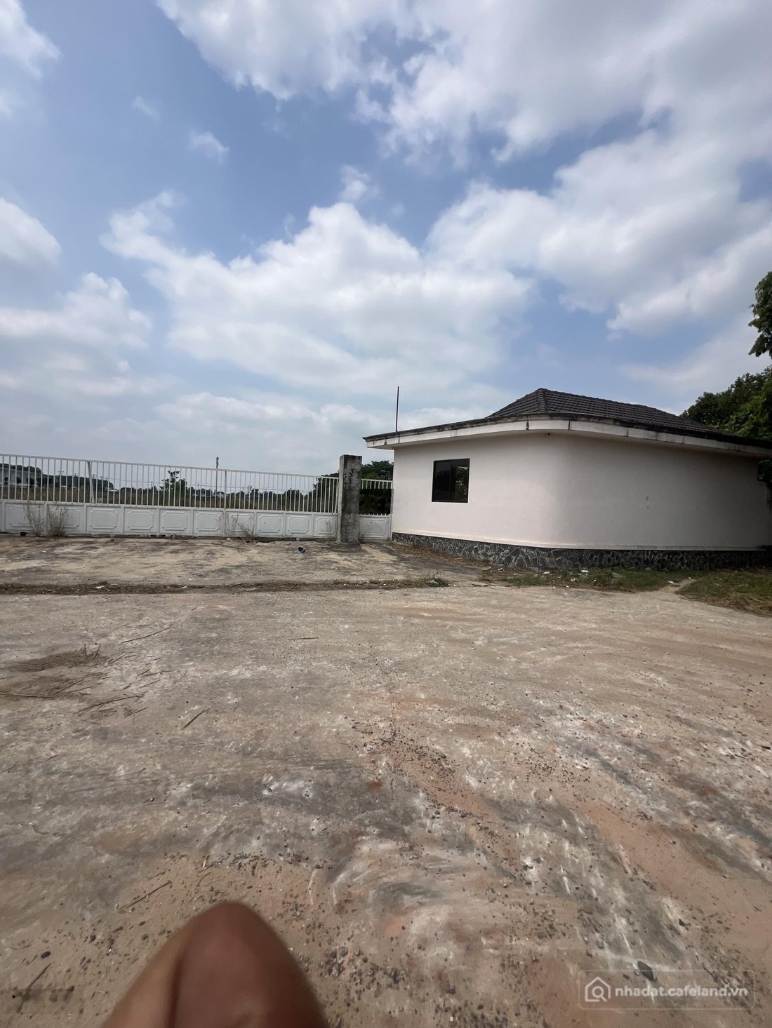 Bán kho, nhà xưởng: Bán đất xây xưởng 11000m trong khu công nghiệp trảng bàn. Tầ
