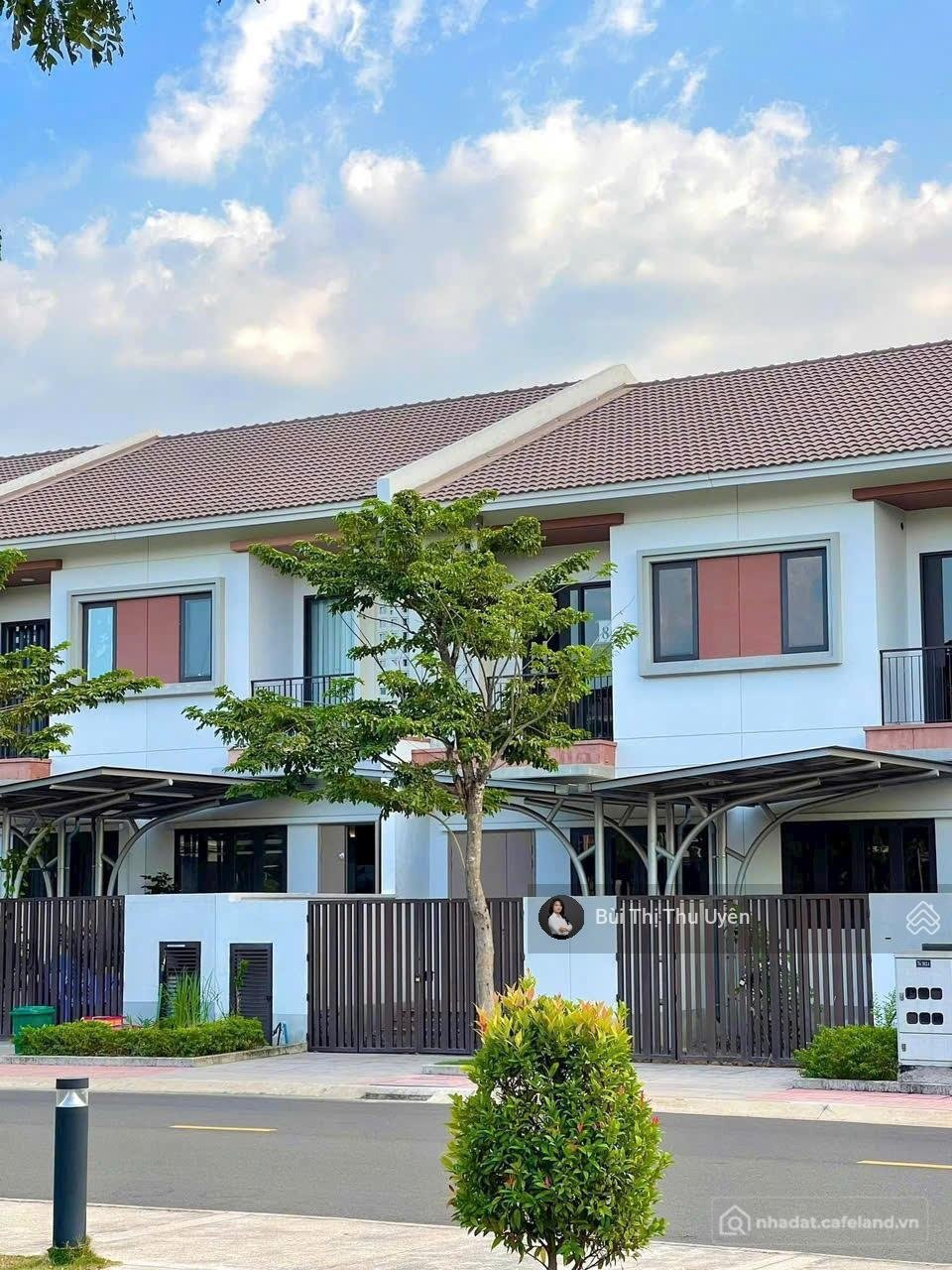 Bán biệt thự: Siêu hiếm nhà 2 tầng full sổ hồng chỉ 2 tỷ 8 - cần bán gấp