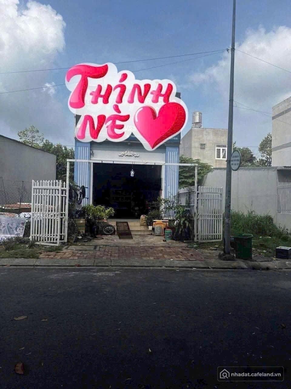 Bán nhà riêng: Bán nhà kdc Chánh Nghĩa vị trí đẹp. 100m2 giá 4.69tỷ. Khu đủ tiện