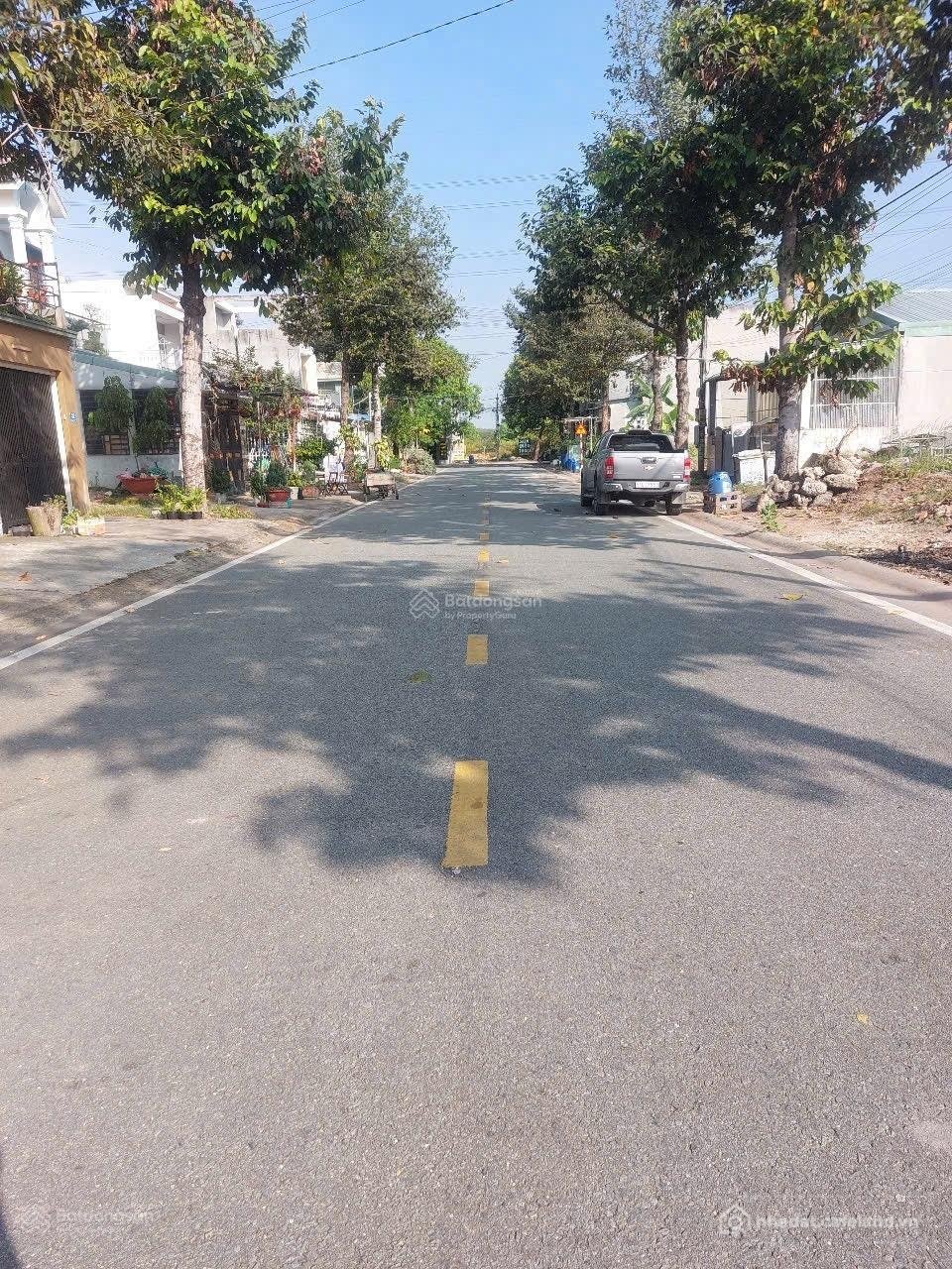 Bán đất thổ cư: Đất tái định cư phú chánh đường số 71 nhựa 8m gần chợ,kcn Kim Hu