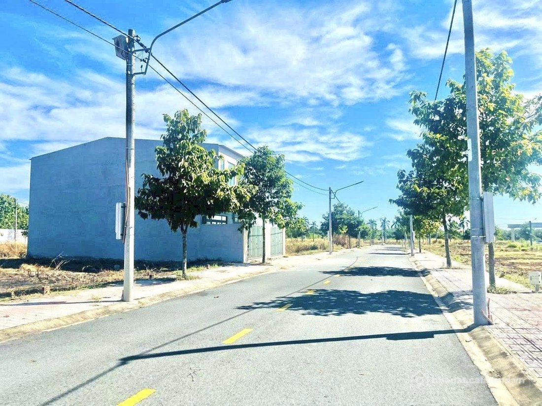 Bán đất thổ cư: Chính chủ cần tiền gửi bán lỗ lô đất, phường Long Nguyên, TPHCM,