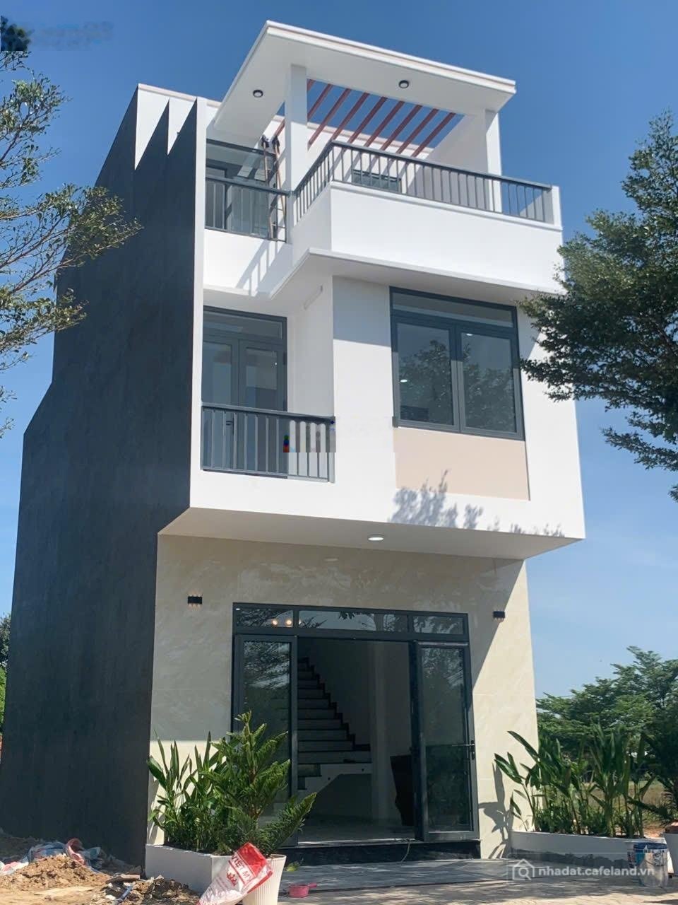 Bán biệt thự: Bán nhanh nhà phố 2 lầu tại thới hoà bình dương