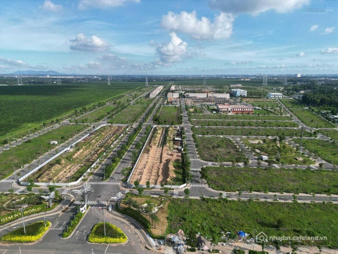 Bán đất thổ cư: Gem Sky World Long Đức Long Thành 5,2x20m đối diện công ...