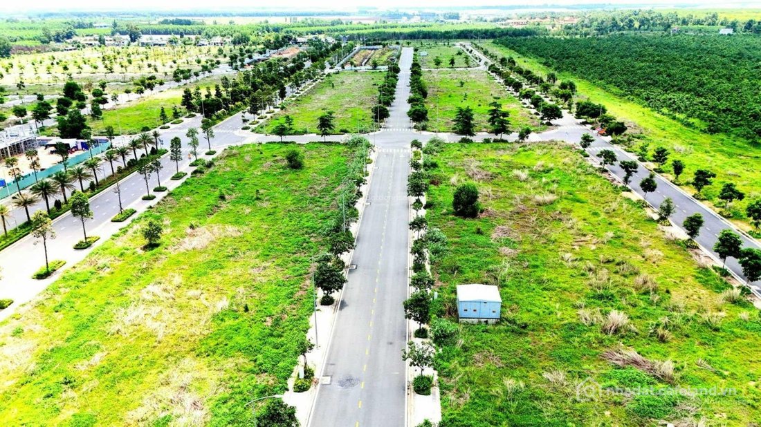 Bán đất thổ cư: Bán cắt lỗ 500tr lô khe gió (mặt tiền ngang 8m) đường 16m giá ch