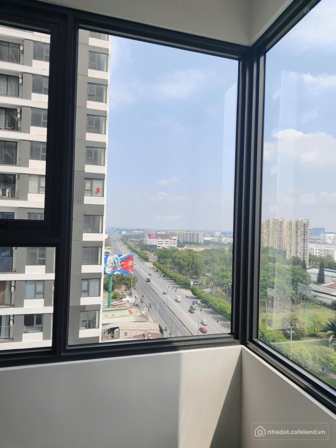 Bán căn hộ chung cư: Mở bán 200 suất Emerald Golf View cuối cùng, TT 10% nhận nh