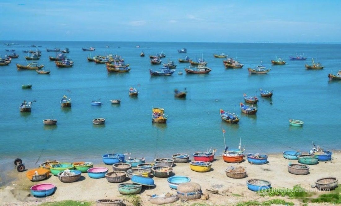 Bán đất thổ cư: Bán đất mặt biển đường Huỳnh Thúc Kháng