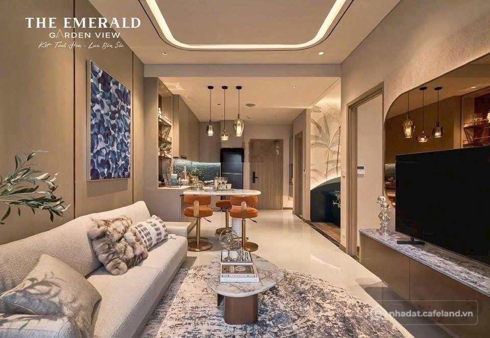 Bán căn hộ chung cư: EMERALD GARDEN VIEW (2PN,2WC) Giá tốt nhất 2,2 Tỷ. Trả cố đ