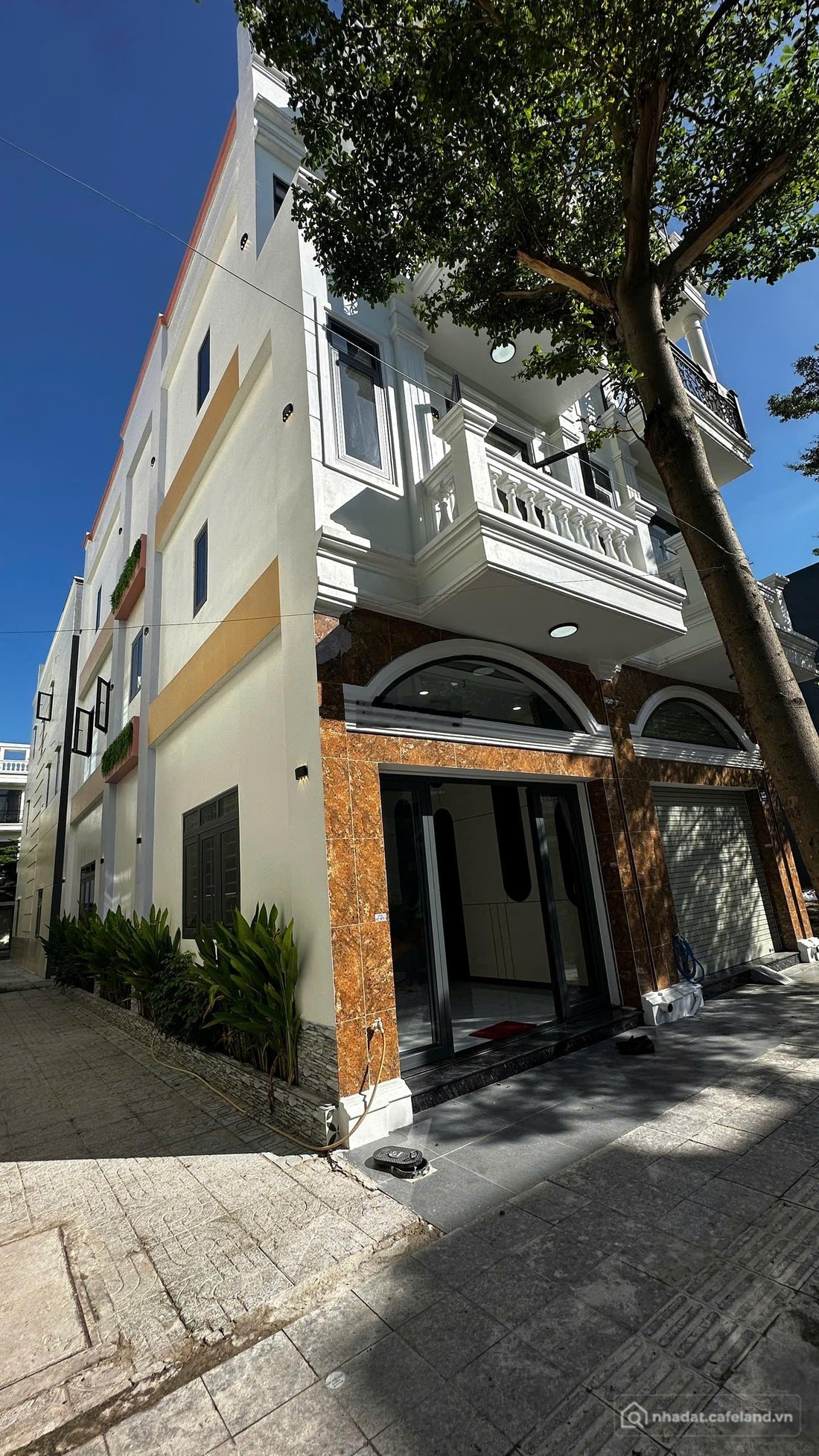 Bán nhà riêng: Bán nhà 2 mặt tiền KDC Icon Central, P. Tân Đông Hiệp, TP. Dĩ An 