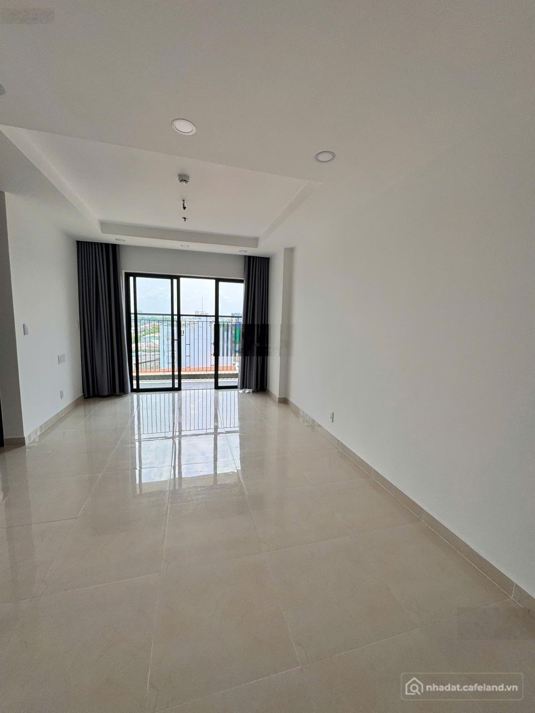 Bán căn hộ chung cư: Căn góc Phú Đông Sky Garden 73m2 gần Phạm Văn Đồng, nhà mới