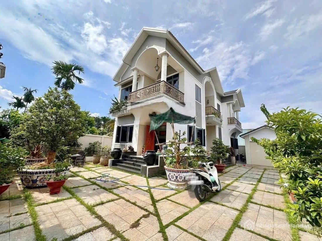 Bán biệt thự: Biệt thự sân vườn đẹp Vĩnh Phú (Phường Lái Thiêu, TP HCM); DT 15x2