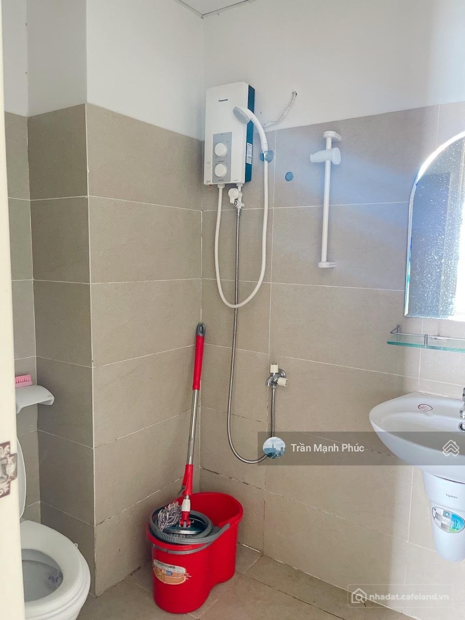 Bán căn hộ chung cư: Cần bán căn hộ 2PN , giá 2.2 tỷ, có sổ hồng riêng, chung cư