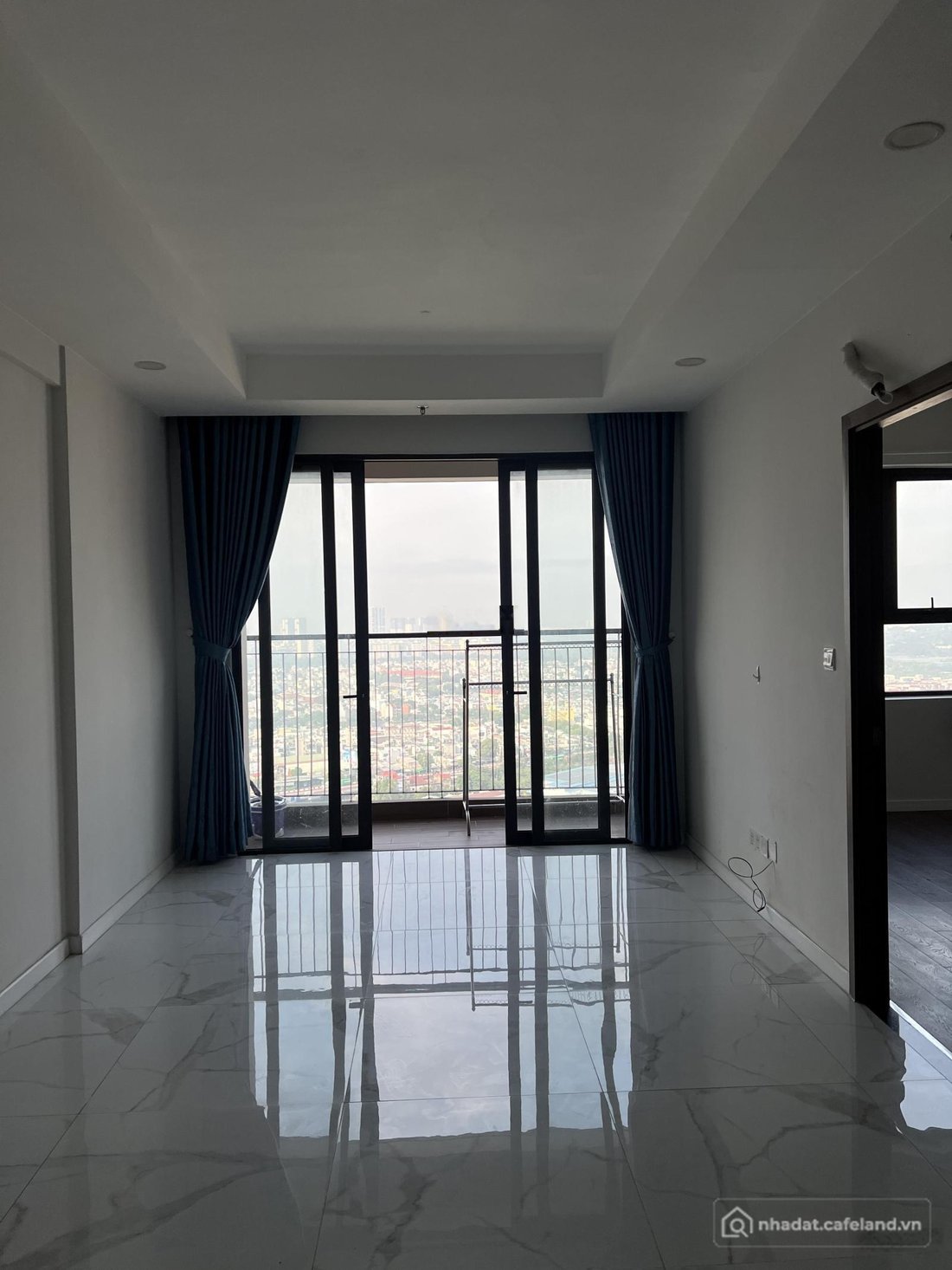 Bán căn hộ chung cư: (Duy nhất) 1 căn 73m2, giá 3.560 view Đông Nam, Landmark 81