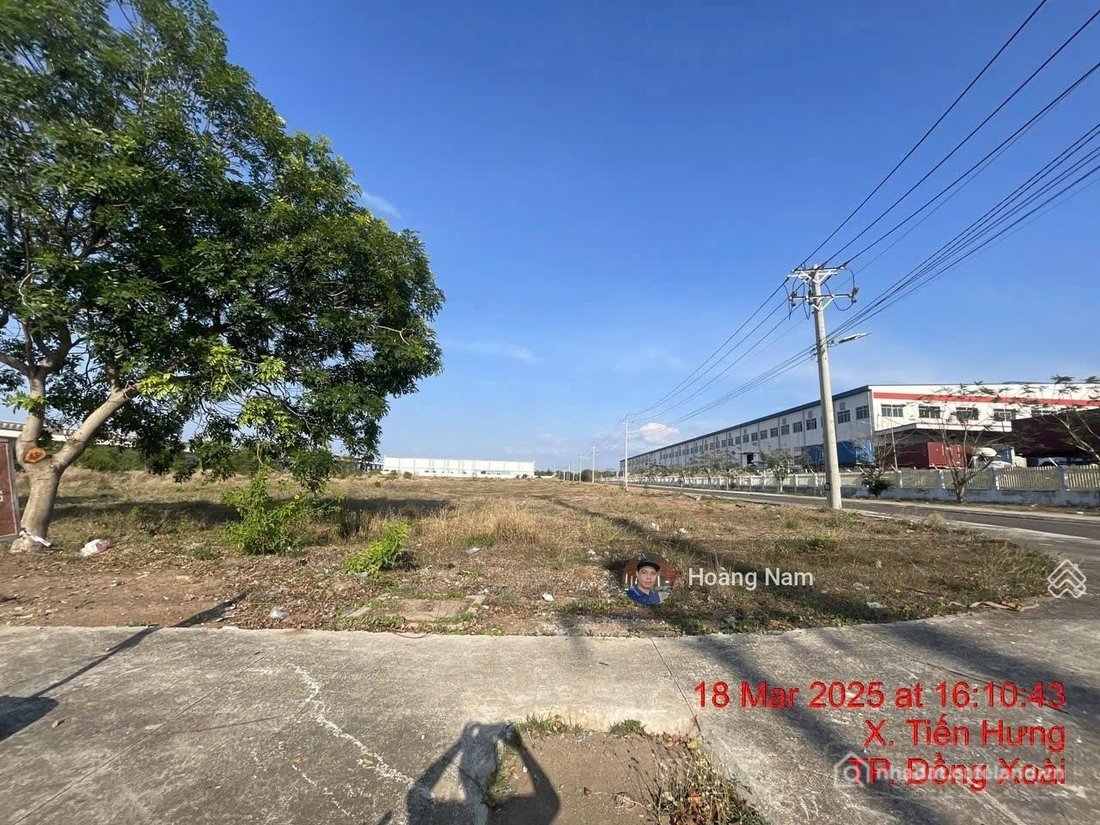 Bán đất thổ cư: Bán 2 lô đất sổ sẵn tại KCN Đức Hòa 3. Xây dựng ngay. Giá tốt