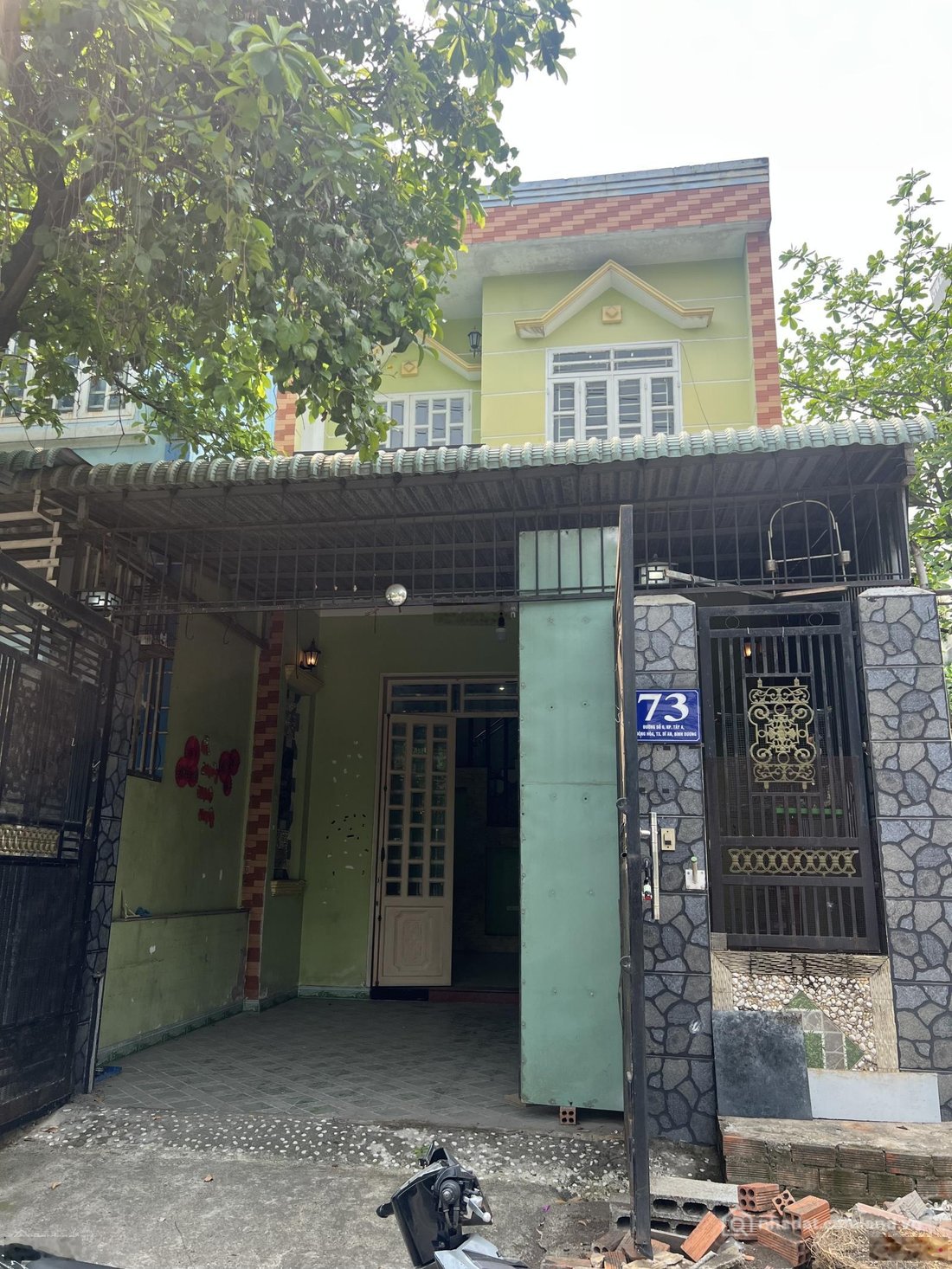 Bán nhà riêng: Bán nhà lầu mặt tiền khu tái định cư Bigc Go TP Dĩ An