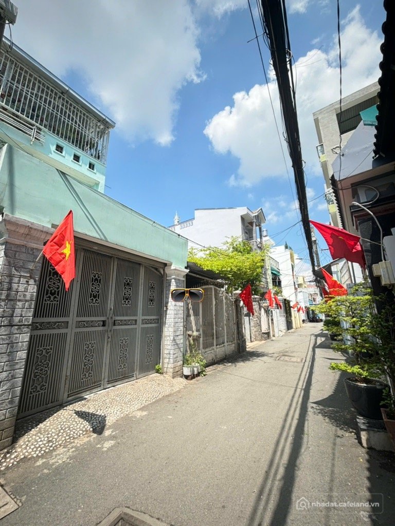 Bán nhà riêng: 7,3 tỷ sở hữu nhà 90m2, 3 tầng hẻm xe hơi Quang Trung, chợ Hạnh T