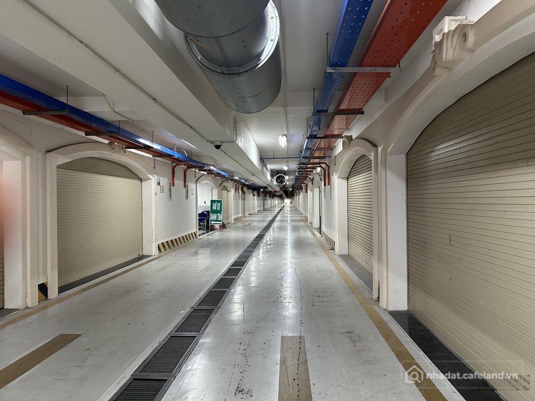 Bán nhà phố dự án: Bán Shophouse phố Royal khu đô thị xanh Vạn Phúc City 2 MT gi